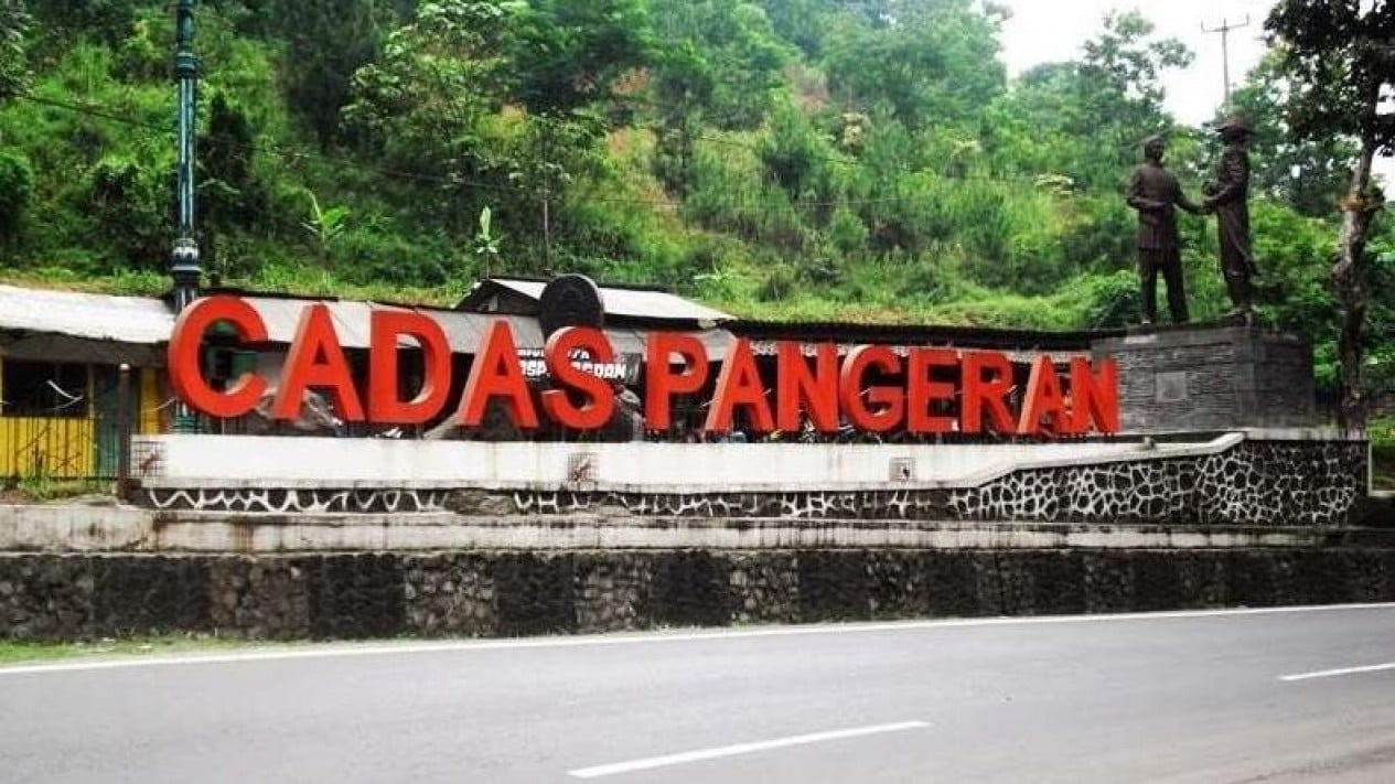 Kisah Mistis Jalan Cadas Pangeran: Jalan Angker di Sumedang