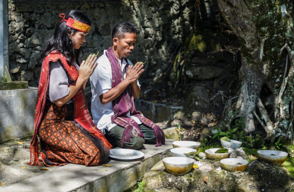 Kisah Sepasang Kekasih Berjodoh karena Meminum Aek Sipitu Dai