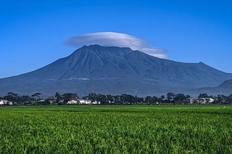 Gunung Kawi: Antara Sejarah, Adat, dan Kisah Mistis yang Melekat