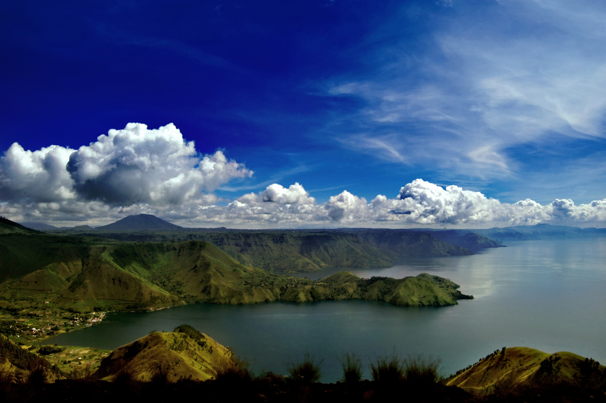 Naga Penghuni Danau Toba Pulau Samosir