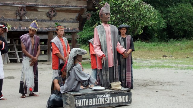 Arwah Penggerak Boneka Sigale-gale: Tradisi Mistis dari Pulau Samosir, Danau Toba